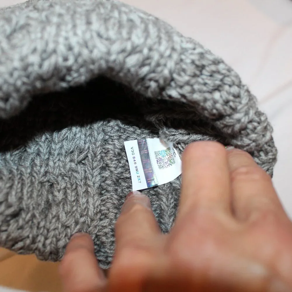 NIB UGG YOUTH GRAY KNIT SWEATER TALL WINTER FASHION BOOTS SZ 3 4‎